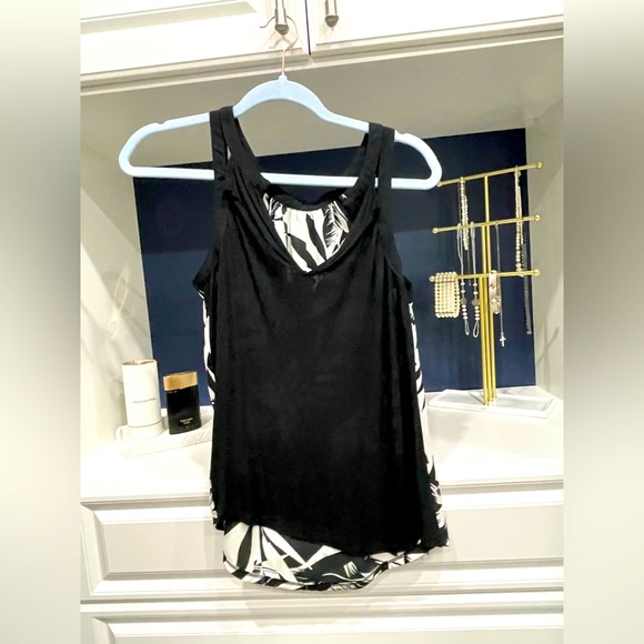 Express dressy, tank top, black and white palm trees size small good con… - Picture 2 of 3